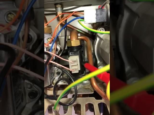 Caldera Ferroli divatech F24D sustitucion junta del flujostato por pérdida de agua