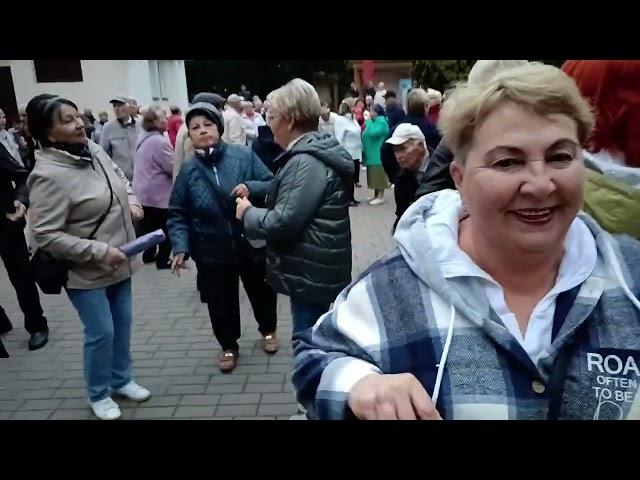 На дискотеке в школе............ 29.09.24 Гомель парк Луначарского 