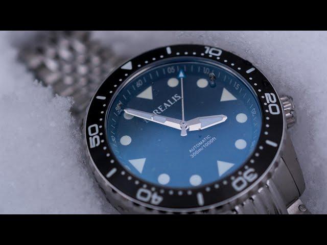 Review of Borealis Neptuno diver watch with Seiko NH38 on bracelet.