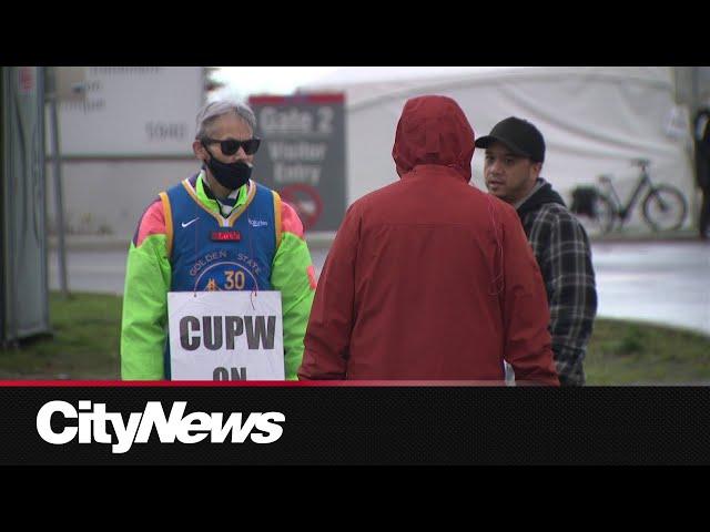 Canada Post strike enters second week