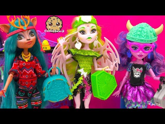 Brand Boo Students Isi Dawndancer, Kjersti Trollson, Batsy Claro Monster High Dolls Video