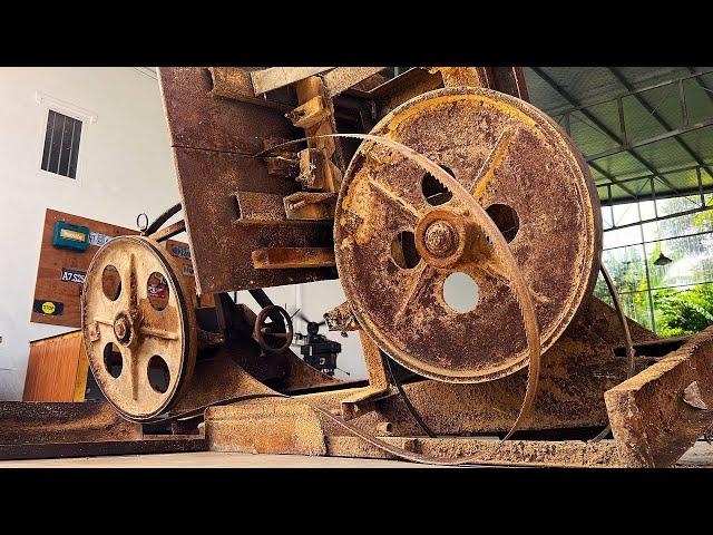 Restoration Giant Wood Cutting Band 60s Saw Machine // Restoring Super Rusty Circle Cutting Saws