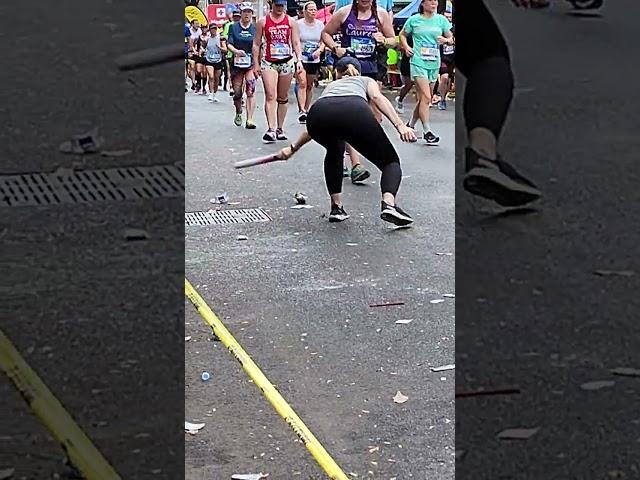 Rat Chases Woman at NYC Marathon || ViralHog