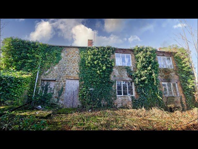 We Found an ABANDONED Mansion Left FROZEN IN TIME