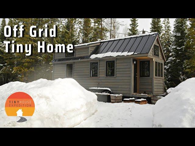 Off-Grid Tiny House TOUR: Fy Nyth Nestled in Wyoming Mountains