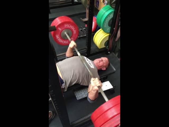 john cena bench press 600 pounds