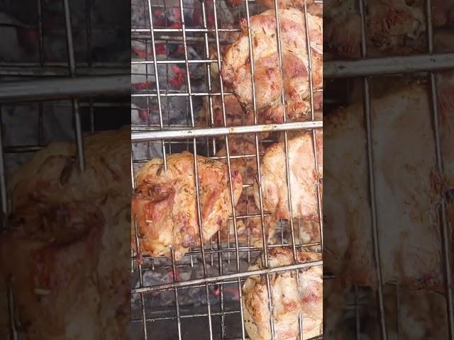 Вот так электрик отдыхает. Шашлычок из куриных бедер.
