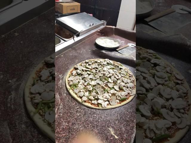 Apart from the Italian pizza my secondary choice is desi pizza even don’t like olives 🫒 #shorts