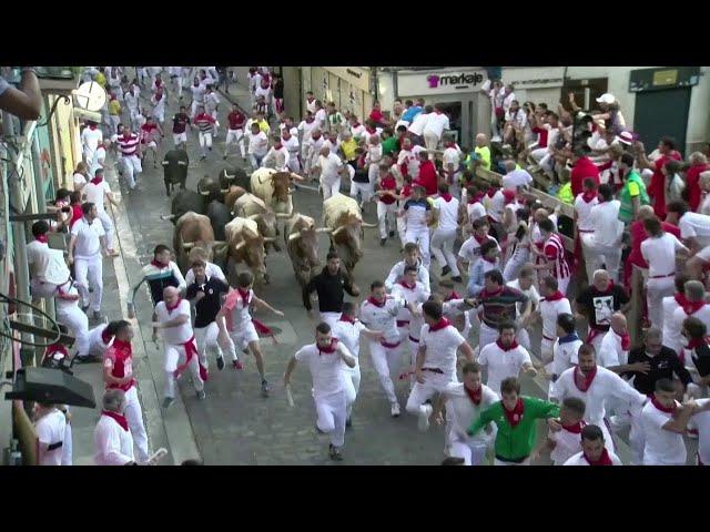 Pamplona, tra turismo e tradizione resiste l'Encierro, la corsa dei tori tra la folla