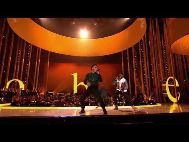 Nico and Vinz -  Am I Wrong - LIVE and dancing with the audience!