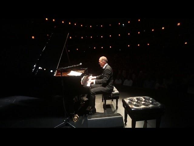 Joja Wendt - Shape of you - live on piano