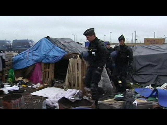 Видео обвиняет: французские полицейские избивают мигрантов