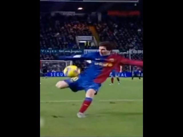 When Messi use his weak foot 