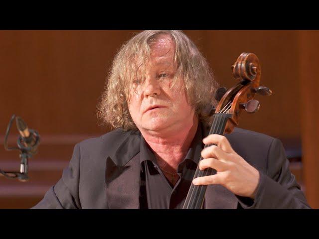 Играет А. Князев / A. Kniazev performs Bach