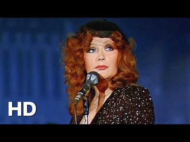 Алла Пугачёва - Старинные часы (Official HD Video) [Песня года 1982]