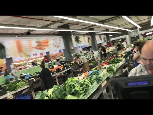 A Peek at Porto’s Temporary Bolhão Market