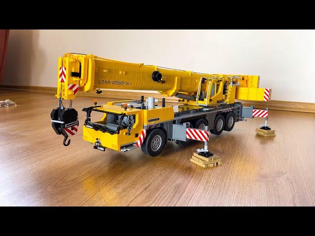 LEGO Liebherr LTM 1250-5.1 with CRAB STEERING