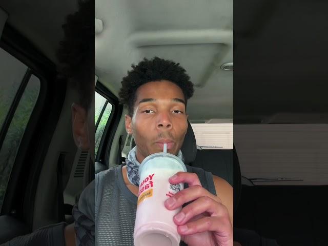 TRYING MCDONALD’S  STRAWBERRY MILKSHAKE!!!