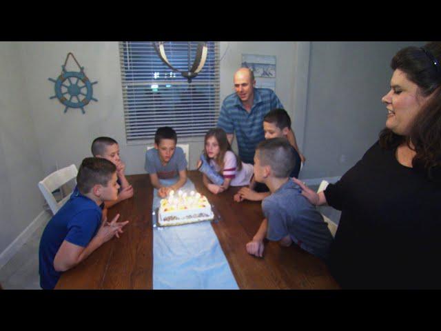 12-Year-Old Sextuplets’ Dinner Time Ritual Revealed