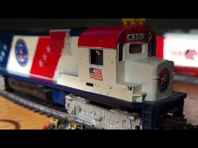 1976 Tyco Spirit of 76 HO scale locomotive needs some service (and LOVE!)