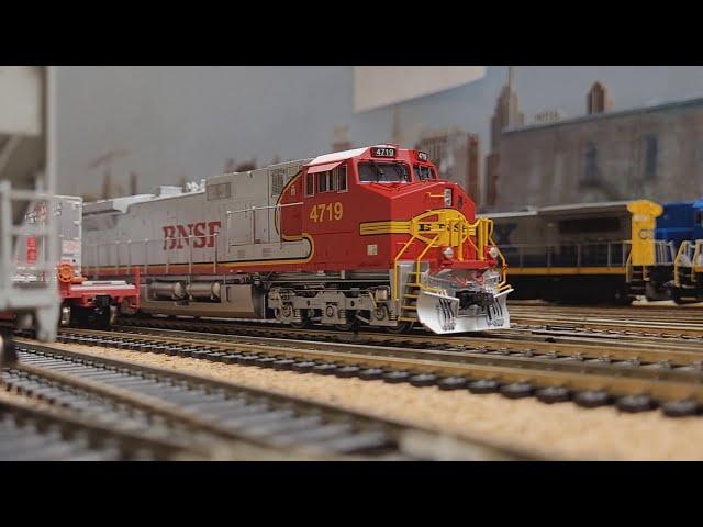 MTH HO BNSF Fakebonnet Dash 9 W/ Loksound 5!