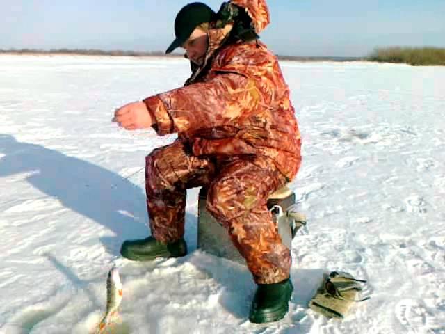 Михаил Коротков и окуни.