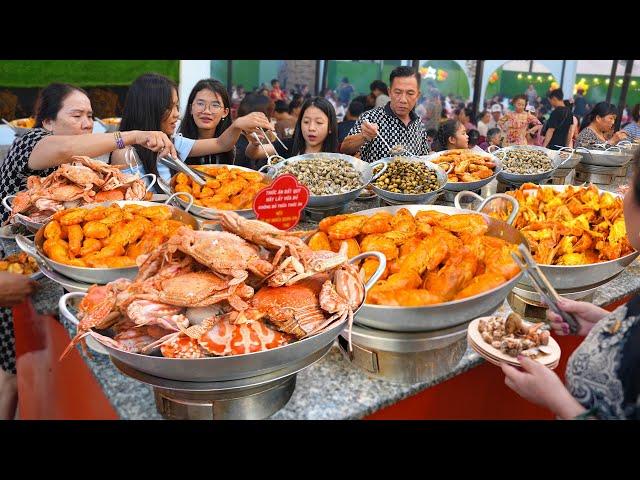 Choáng ngợp buffet 300 ngàn cua ghẹ, tôm càng sống "thượng hạng" đổ liên tục, khách ăn đông như hội