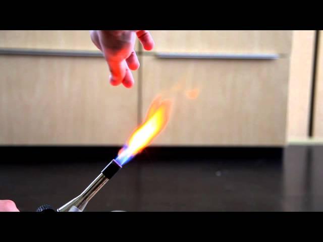 Strontium nitrate Sr(NO3)2 flame test