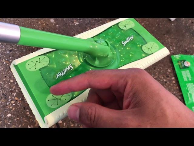 How To Use a Swiffer