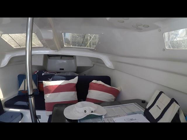 26 MacGregor Sailboat 02 Cabin Presentation