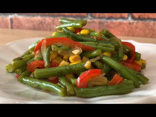 Вкуснейший салат из стручковой фасоли и кукурузы.