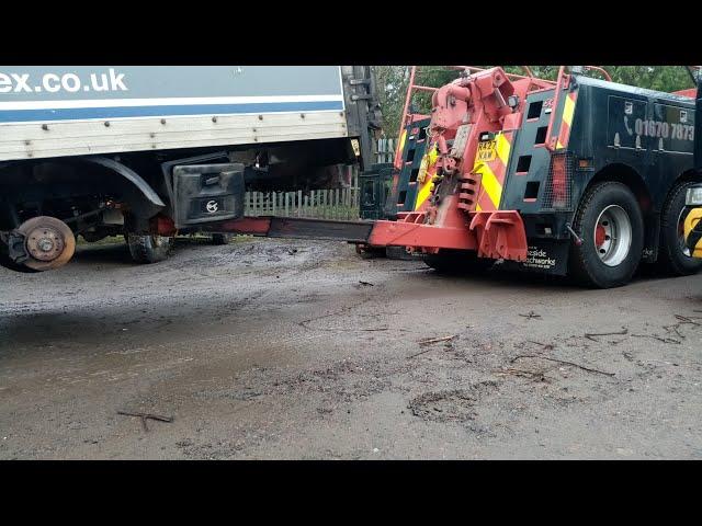 repairing iveco daily rear hub