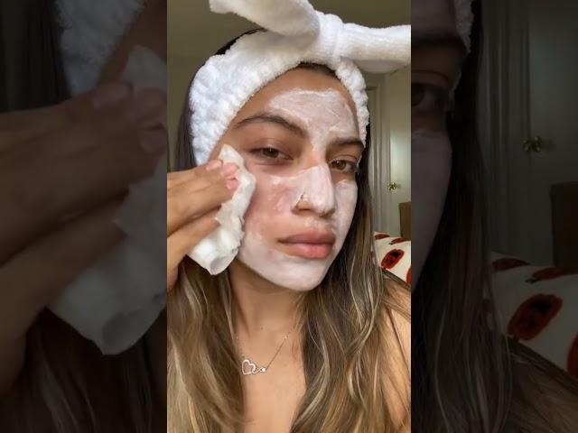 My current skincare favorite. Hydrating Detox Mask keeps your skin hydrated & glowing. @spasciences