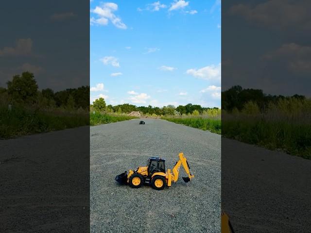 Excavator JCB 5CX vs Traxxas Ford F-150 #automobile #jcbvideo #jcb #excavator #traxxas #shortvideo