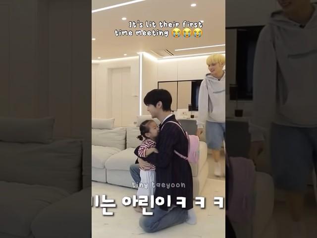 Sookai and babies greeting each other  #soobin #hueningkai #txt #kpop #kpopedit #kpopidol #shorts