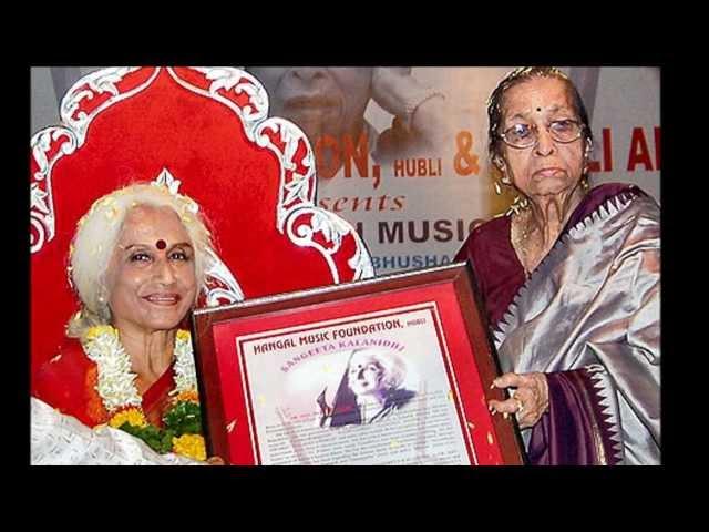 Swarayogini Dr. Prabha Atre -SURTARANG' on 101.8 WCR FM - UK - 30-11-2011