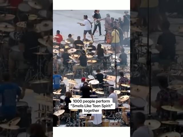 Imagine what would happen if one person was off the beat [: @Nath_muusic ] #Nirvana