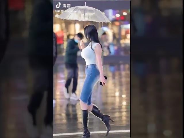 Chinese model on streets #shorts #beautiful #chinese #viralvideo #viral #catwalk #reels