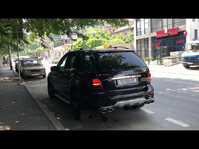 Straight piped mercedes-benz ml550