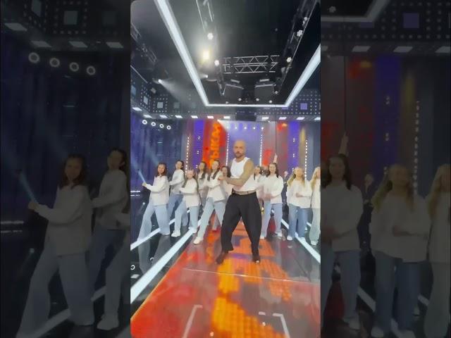 ST и Хор Академии Игоря Крутого! Записали крутой тренд во время съемок для федерального канала.