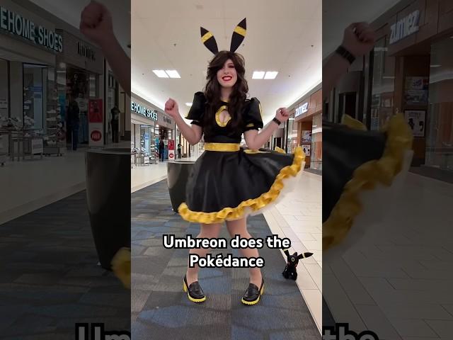 Umbreon does the Pokémon Dance at the Mall #cosplay #eeveelution #pokemon