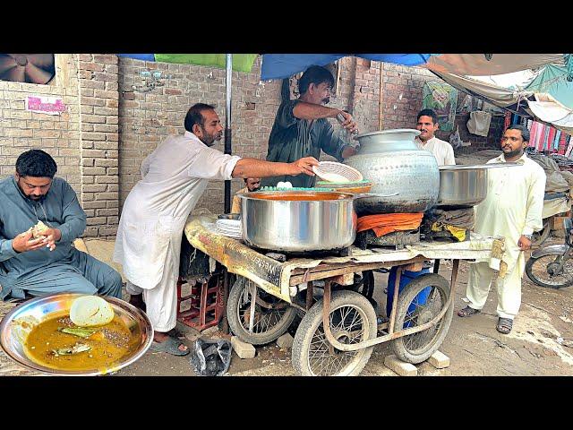 30/- Rs ROADSIDE DHABA FOOD  PAKISTAN STREET FOOD TOUR - CHEAP PRICE HALEEM | CHANAY | CHAWAL