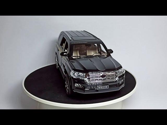 Toyota Land Cruiser 200 Коллекционная модель 1:24