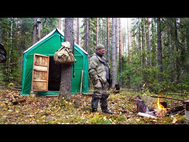 ДВА ДНЯ В ТАЙГЕ: ОХОТА, УЖИН ИЗ РЯБЧИКА. НОЧУЕМ В ОХОТНИЧЬЕМ ЖИЛИЩЕ. С БАТЕЙ В ЛЕСУ