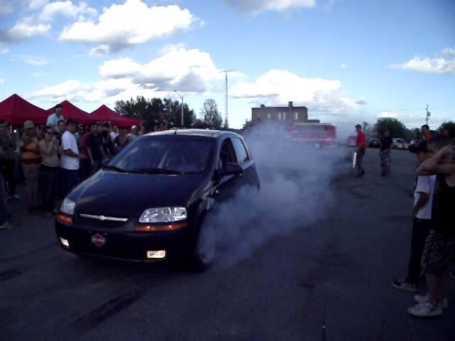 Chev.Aveo show de boucane Taschereau.AVI