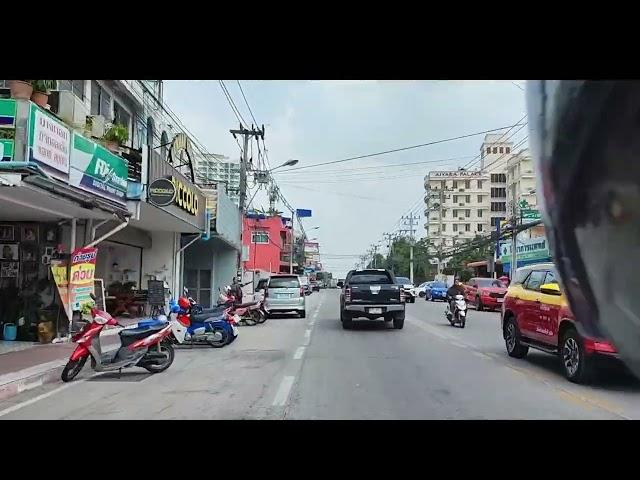 Zooming Through Pattaya A Thrilling Ride on a Motorbike Taxi!