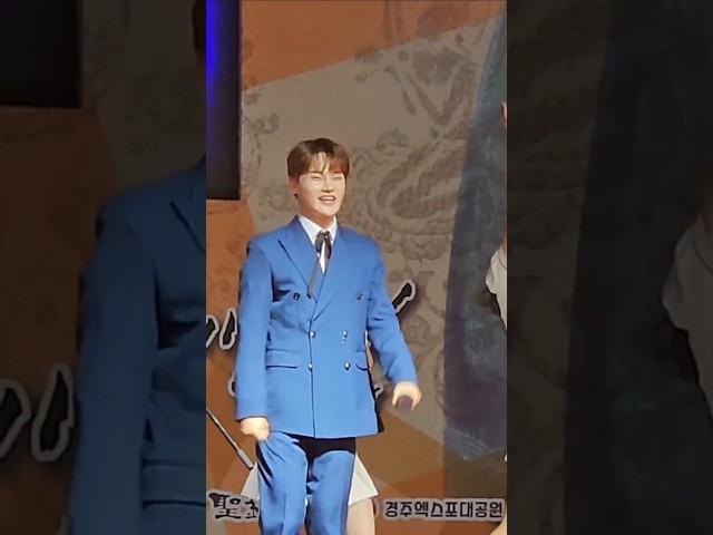 가수님보다 불 위주로 찍은 이유 #박서진 #불 #잘있거라부산항 #경주항구야 #메들리 #한일톱텐쇼 본방사수의날 가수님 오늘 무대 기대합니다 #빗속의여인 힐링해요