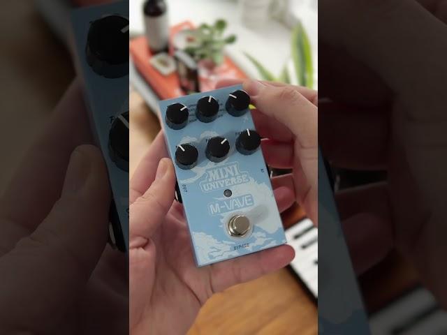 Unboxing the M-WAVE Mini Universe #mwave #miniuniverse #guitarpedals #unboxing #guitar #pedalboard