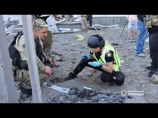 Поліція документує наслідки артилерійського обстрілу Холодногірського району Харкова