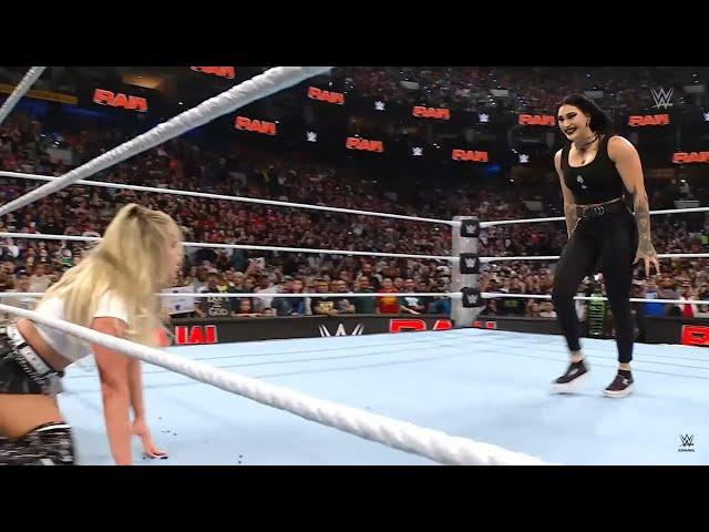 Liv Morgan y Raquel Rodriguez Vs Iyo Sky y Kairi Sane - WWE RAW 21 de Octubre 2024 Español